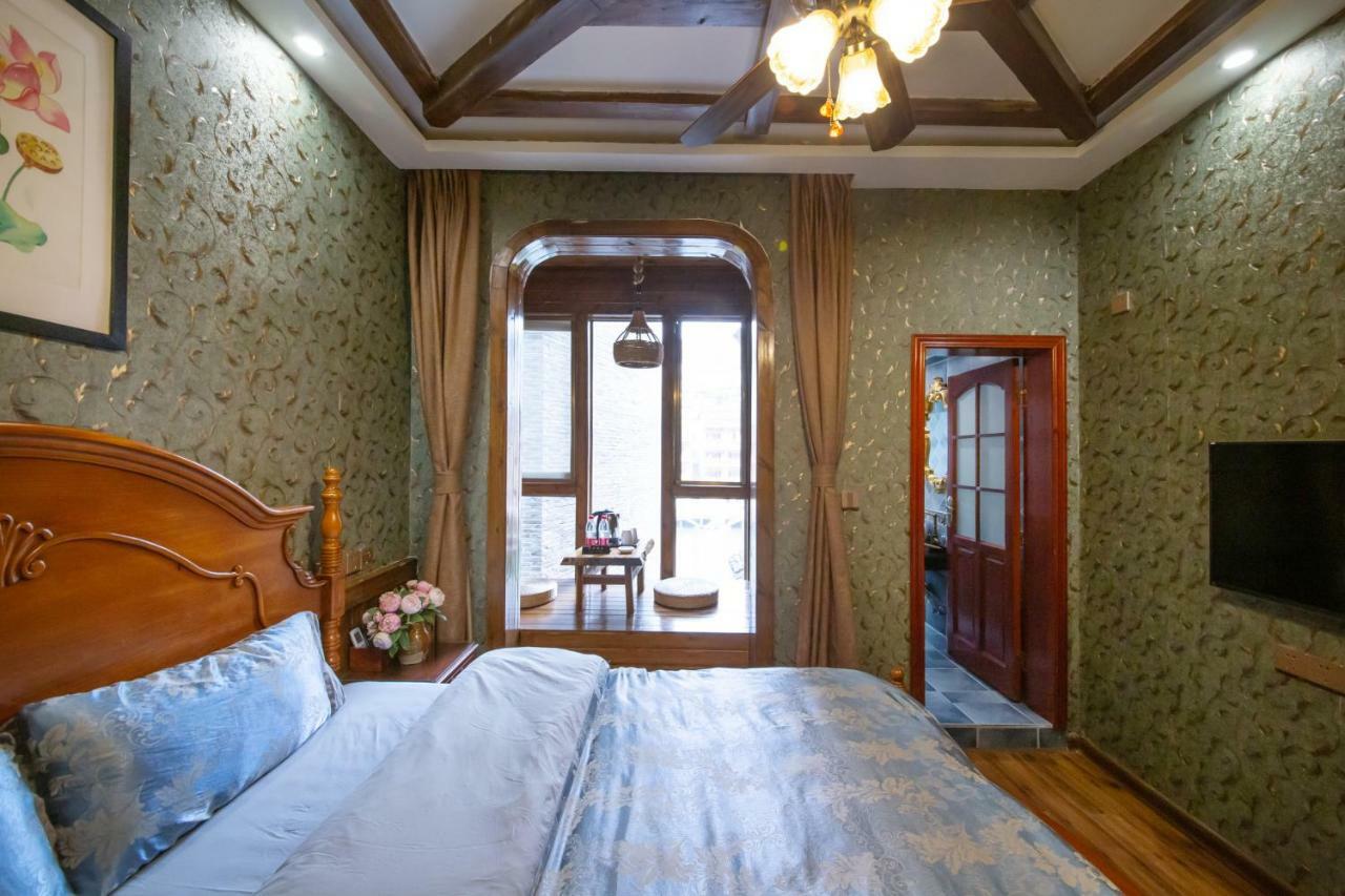 Flower Time Inn Fenghuang Extérieur photo
