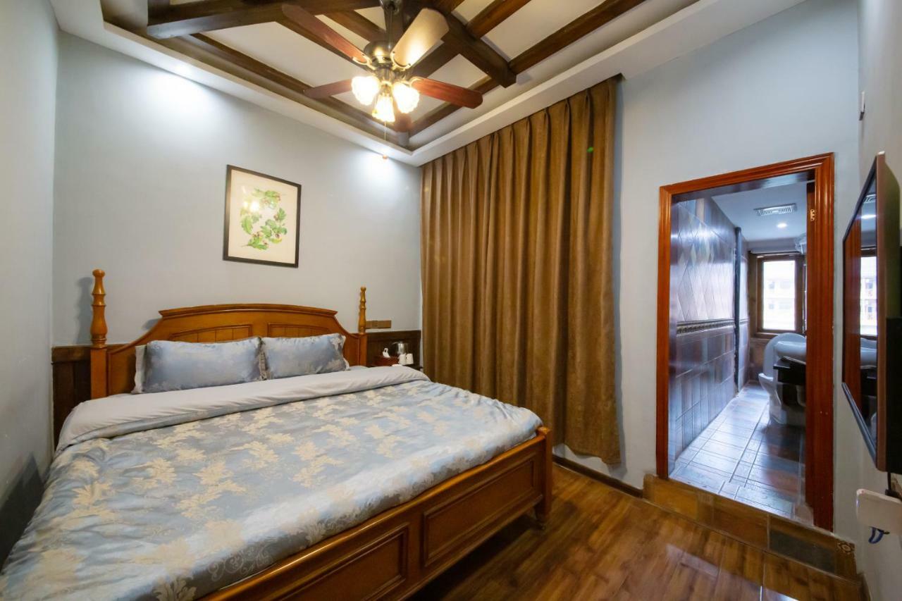 Flower Time Inn Fenghuang Extérieur photo